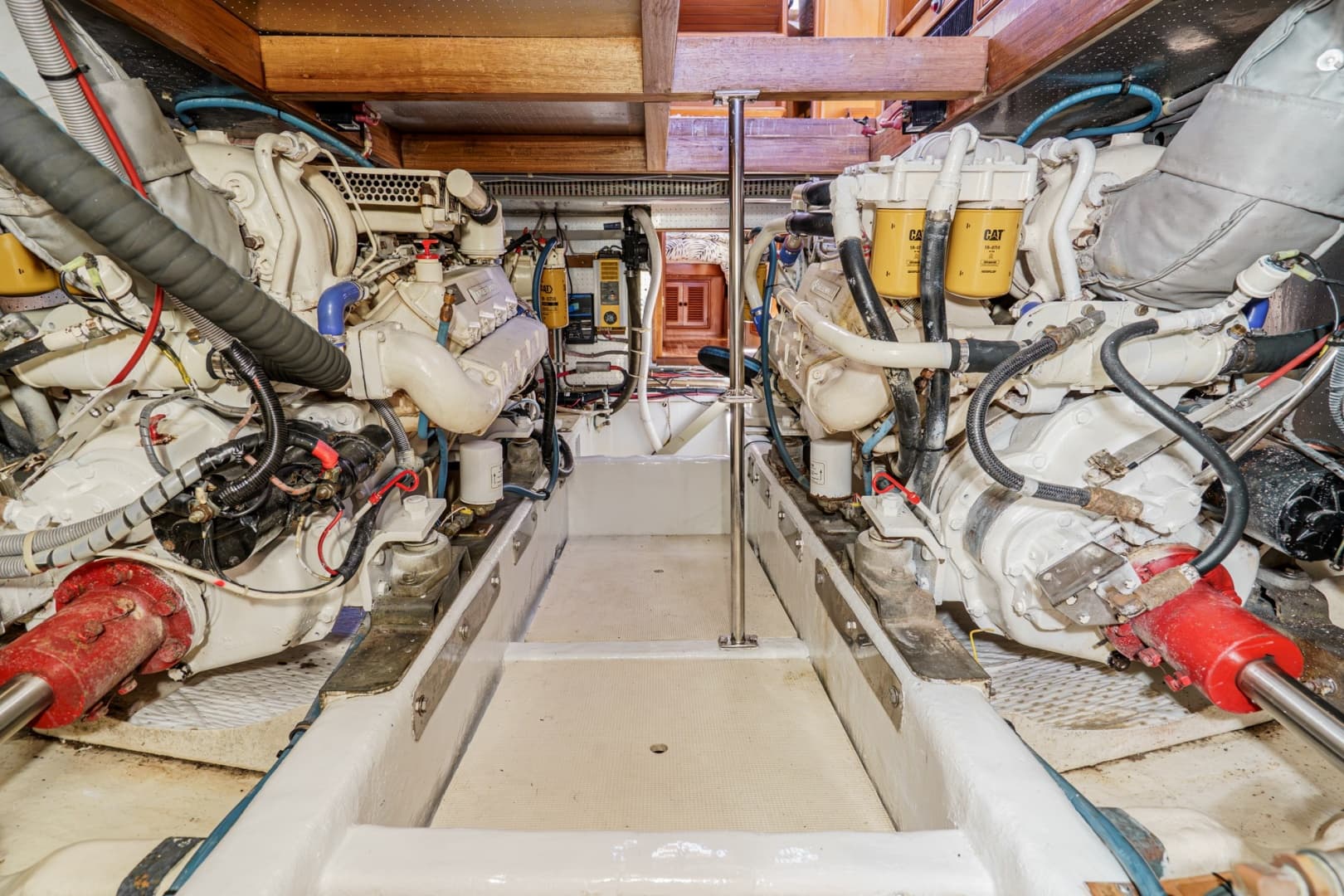 1989 Offshore Yachts Sedan