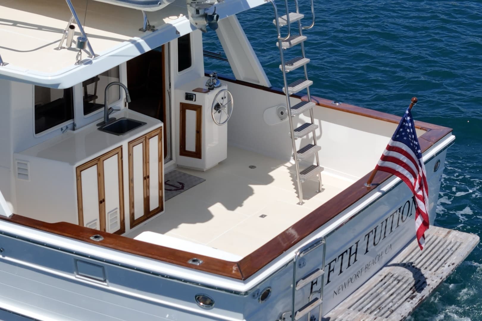 1989 Offshore Yachts Sedan
