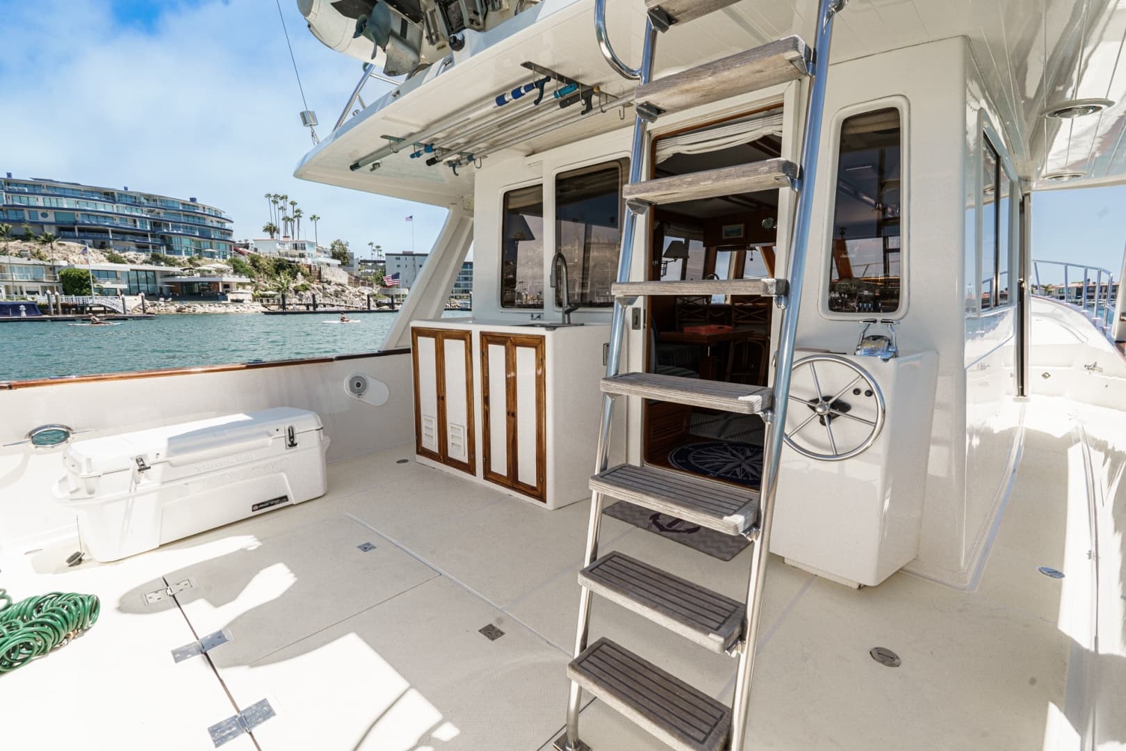 1989 Offshore Yachts Sedan