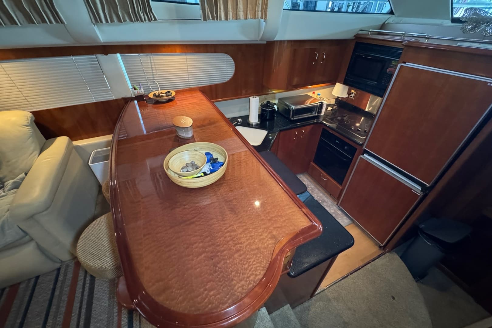 2004 Carver 466 Motor Yacht