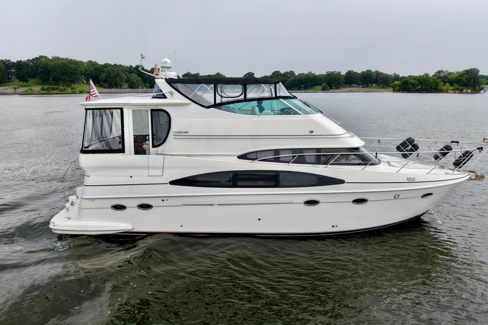 2004 Carver 466 Motor Yacht