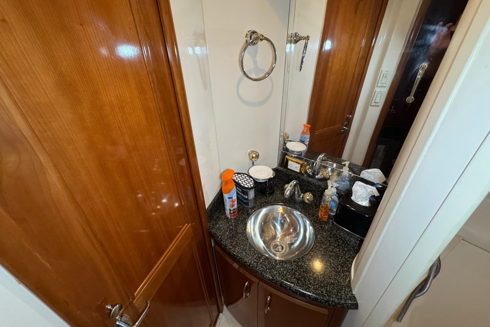 2004 Carver 466 Motor Yacht