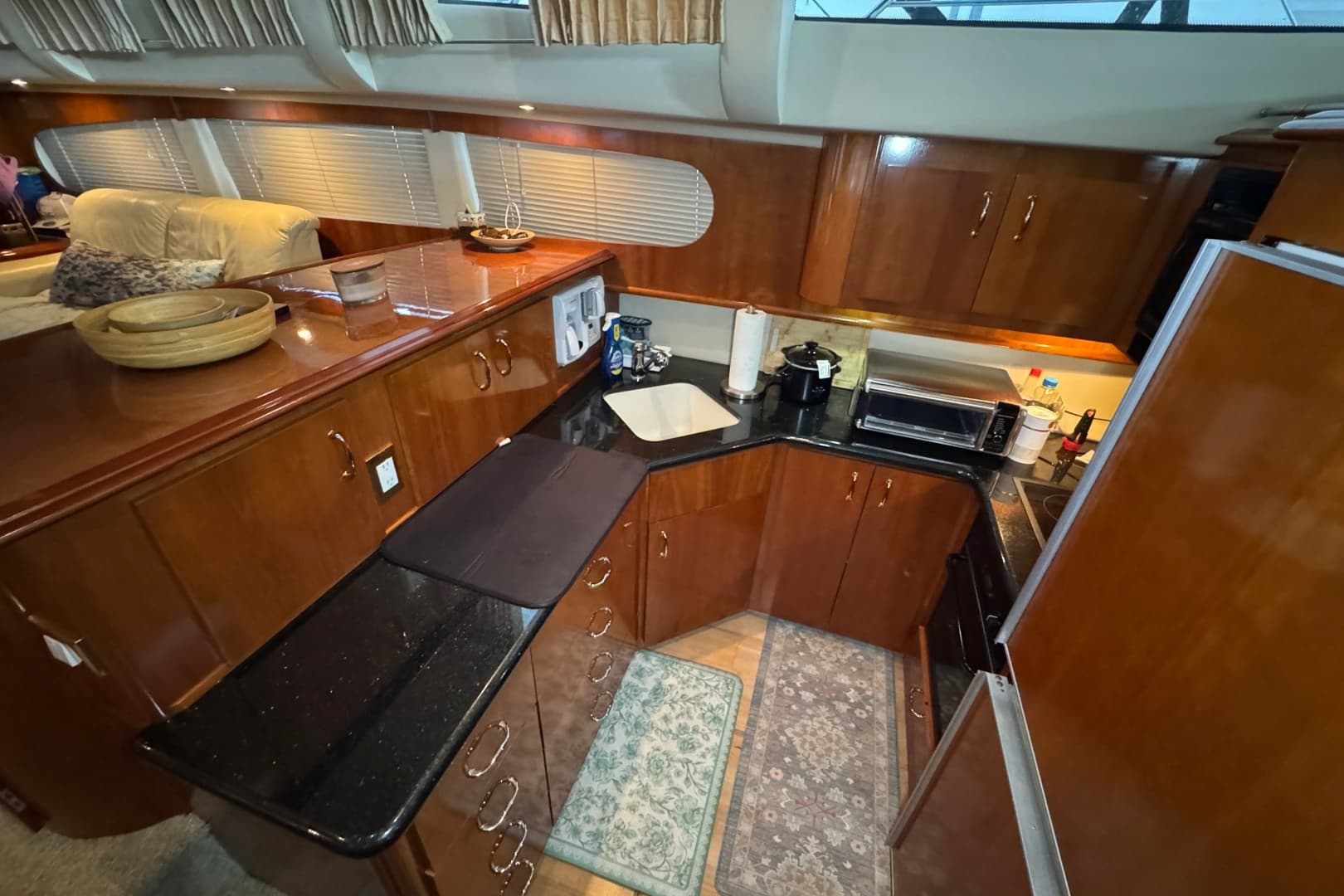 2004 Carver 466 Motor Yacht