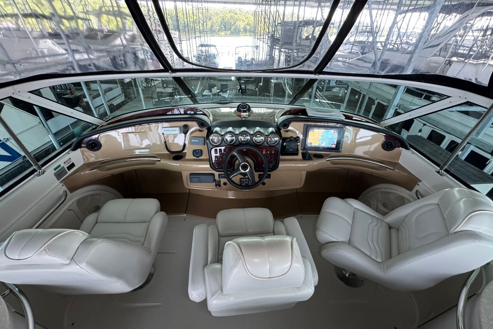 2004 Carver 466 Motor Yacht