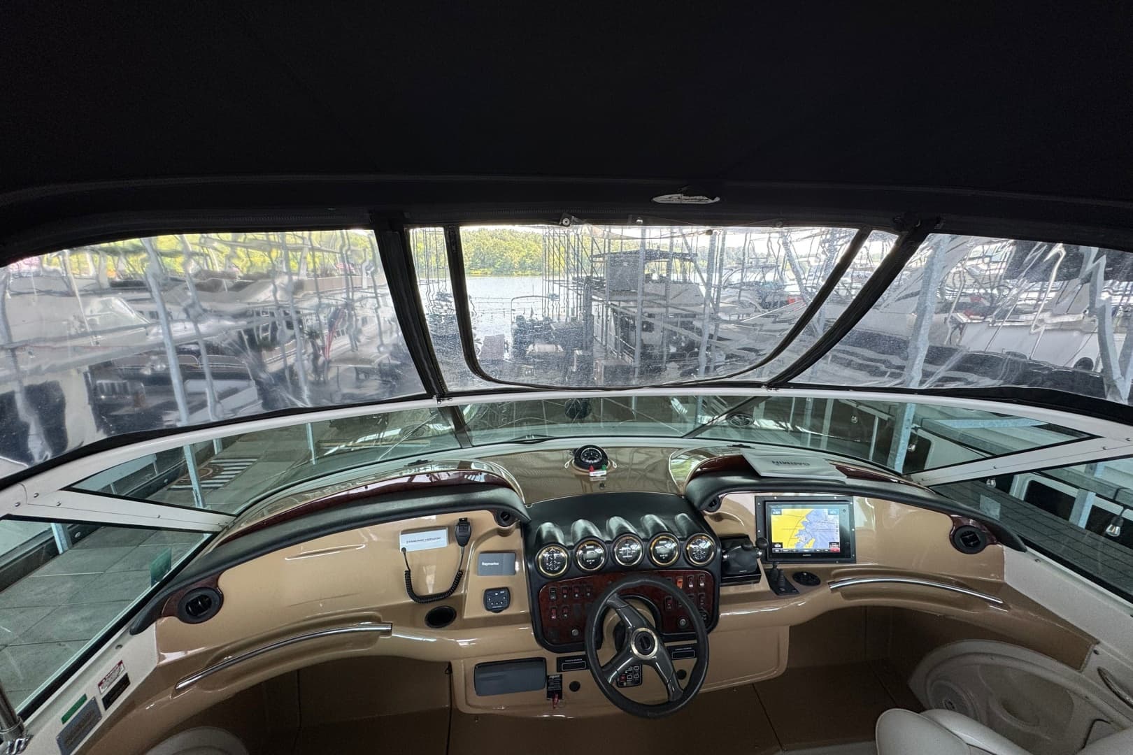 2004 Carver 466 Motor Yacht