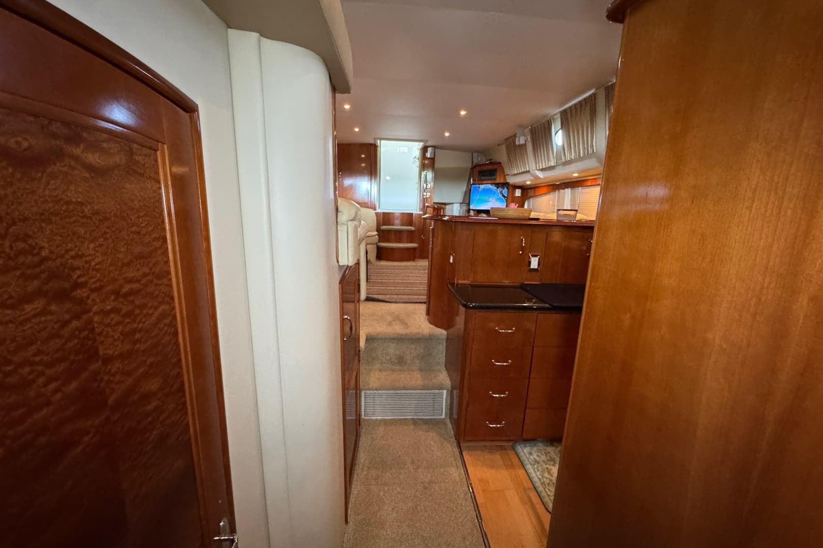 2004 Carver 466 Motor Yacht