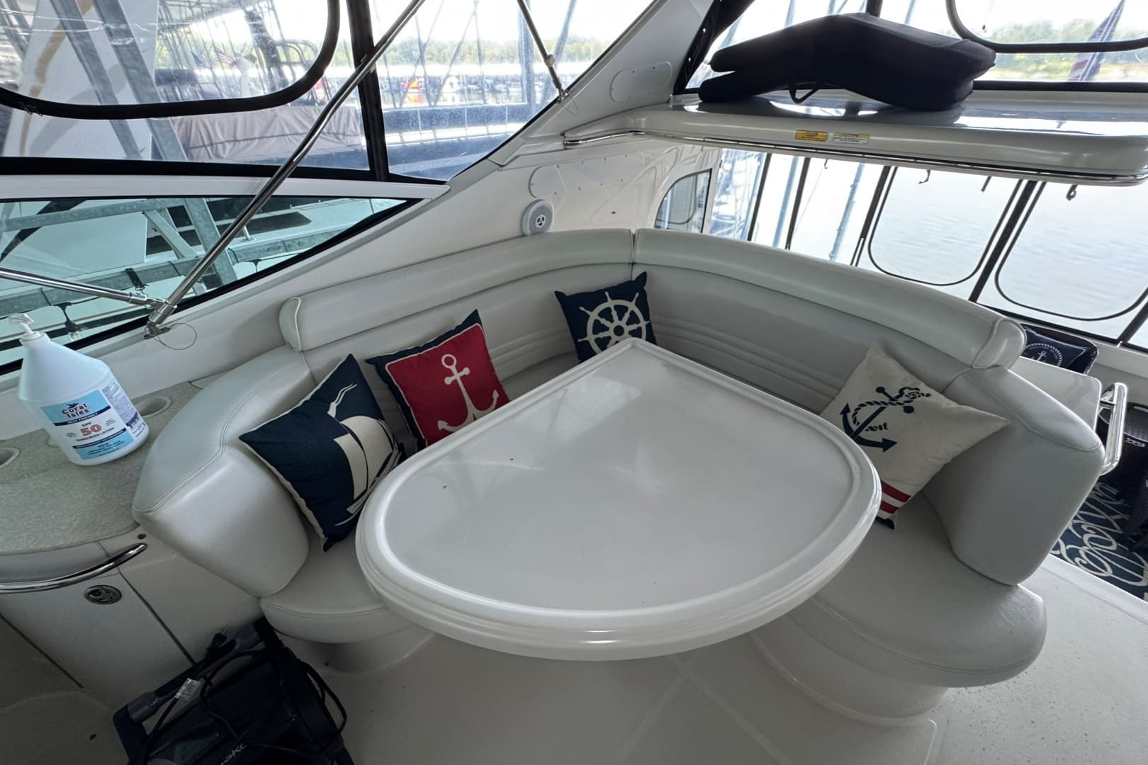 2004 Carver 466 Motor Yacht