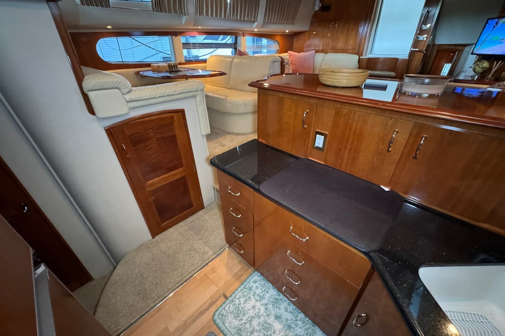 2004 Carver 466 Motor Yacht