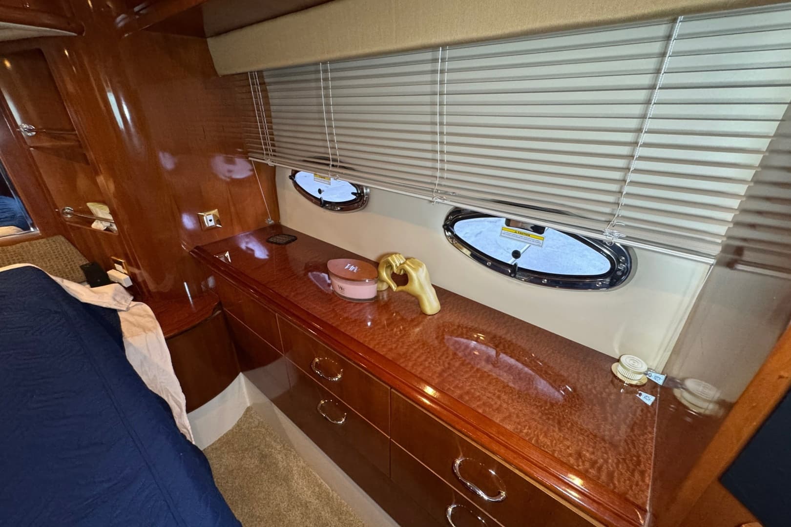2004 Carver 466 Motor Yacht