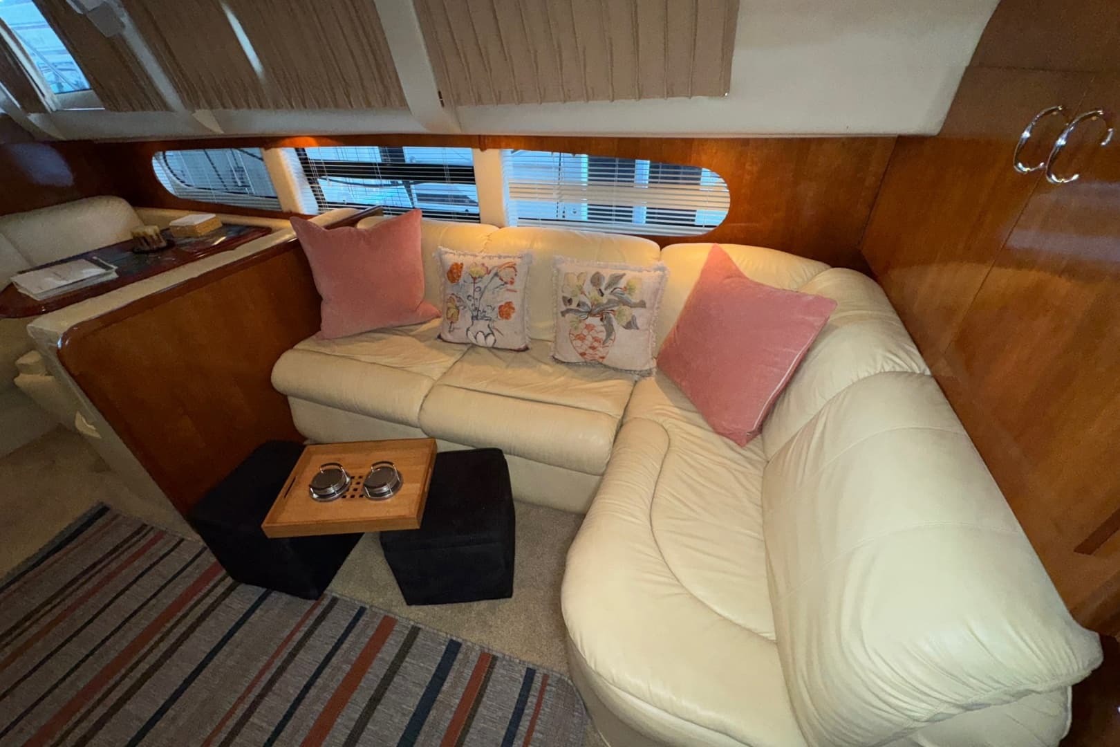 2004 Carver 466 Motor Yacht