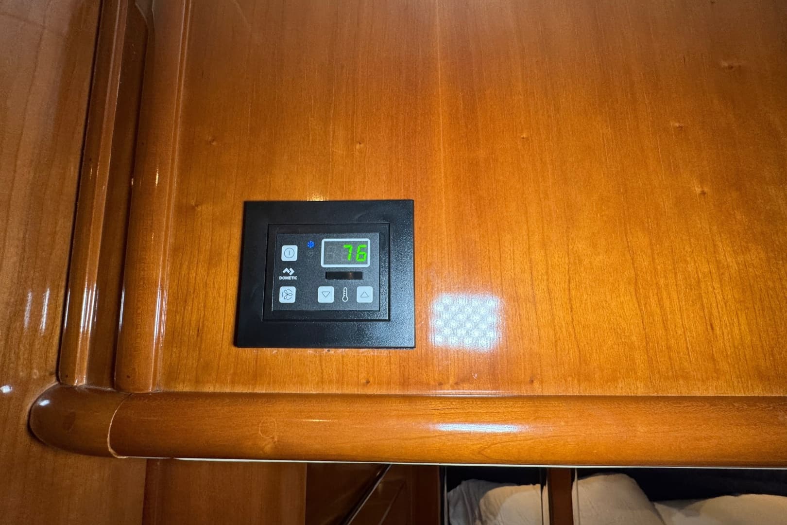 2004 Carver 466 Motor Yacht