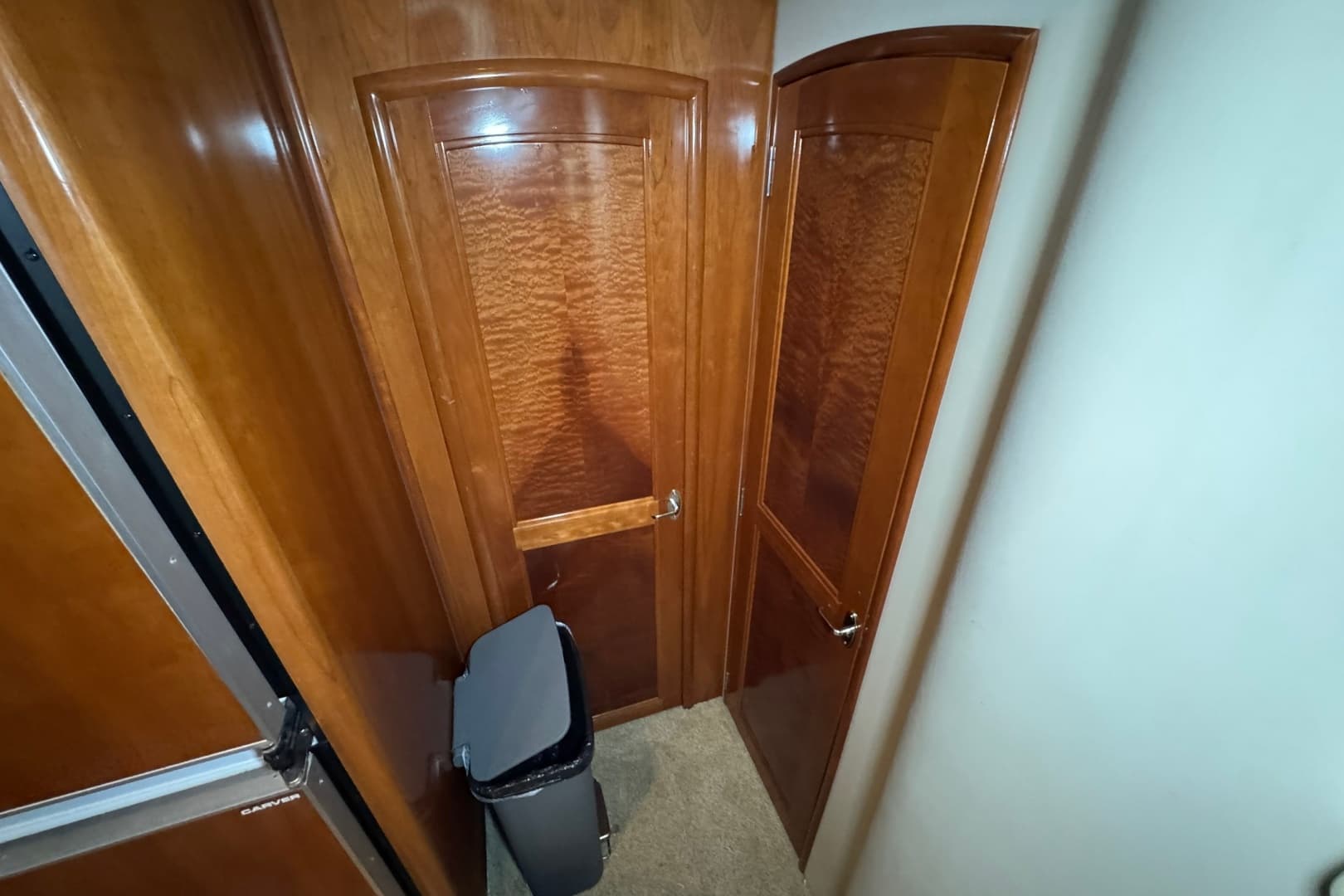 2004 Carver 466 Motor Yacht