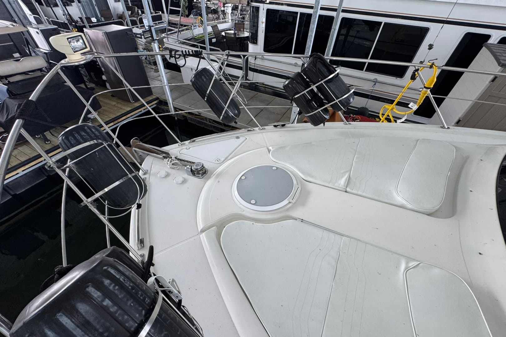 2004 Carver 466 Motor Yacht