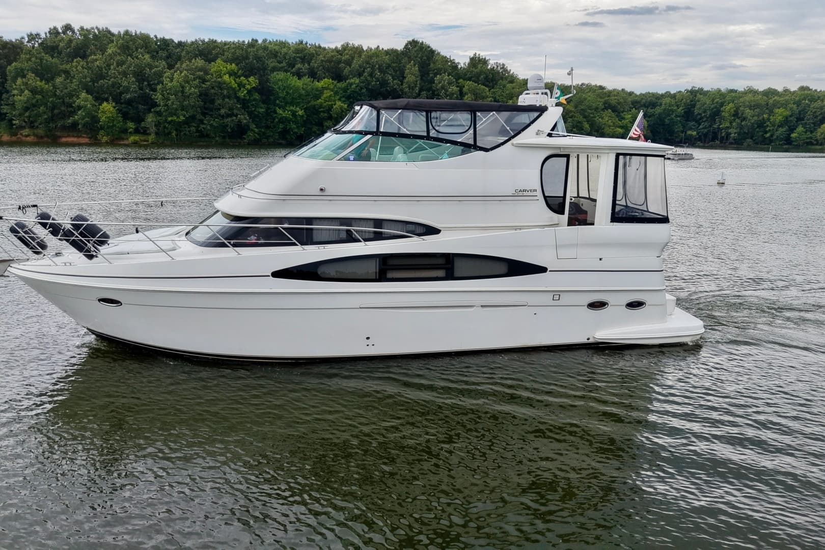 2004 Carver 466 Motor Yacht