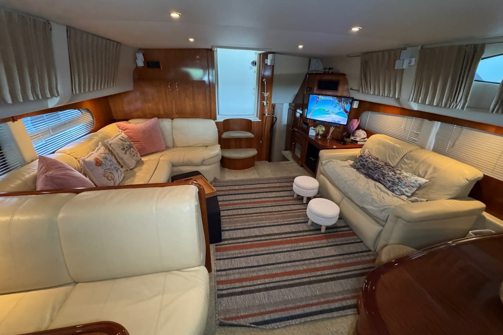 2004 Carver 466 Motor Yacht