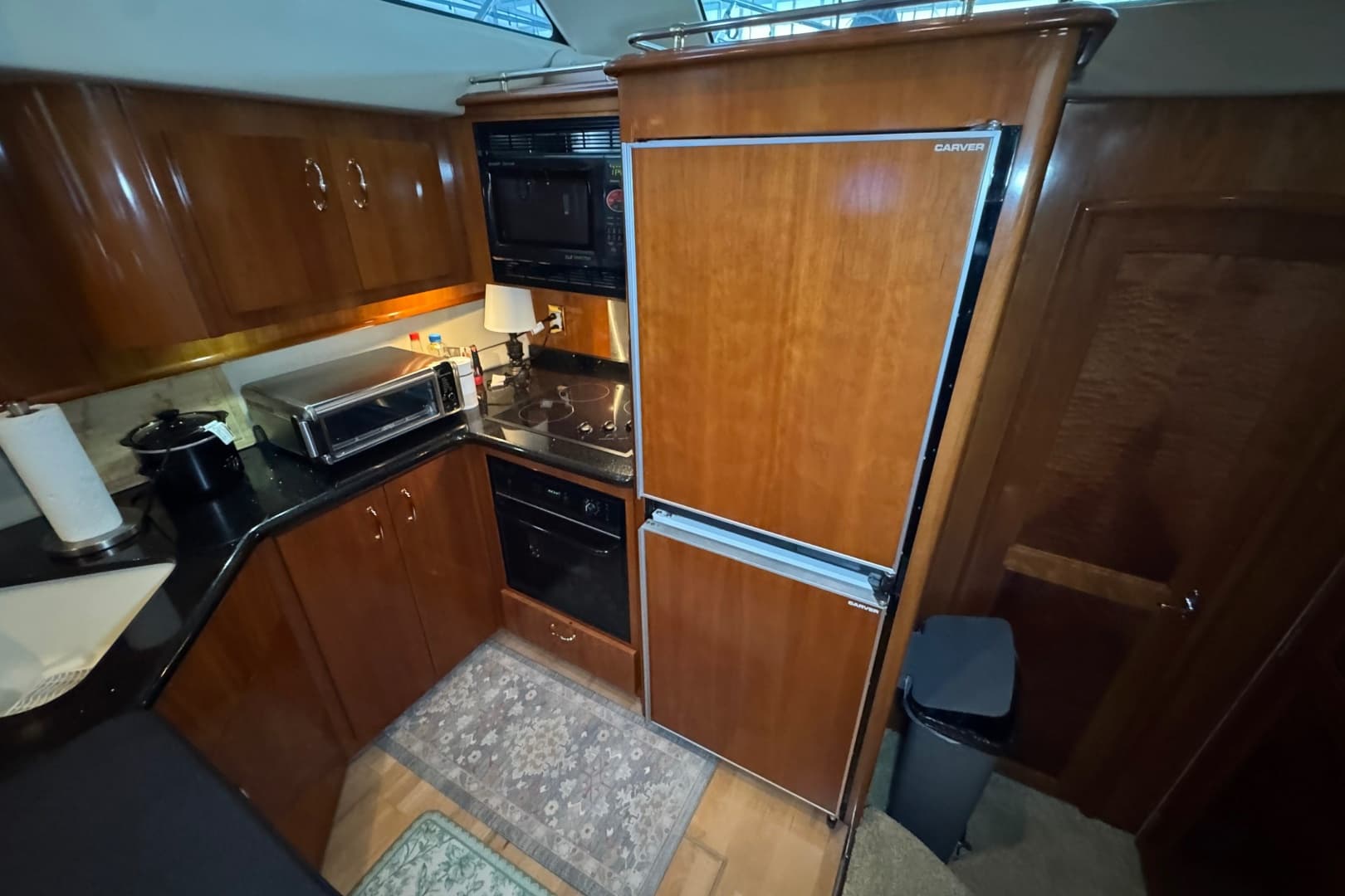2004 Carver 466 Motor Yacht