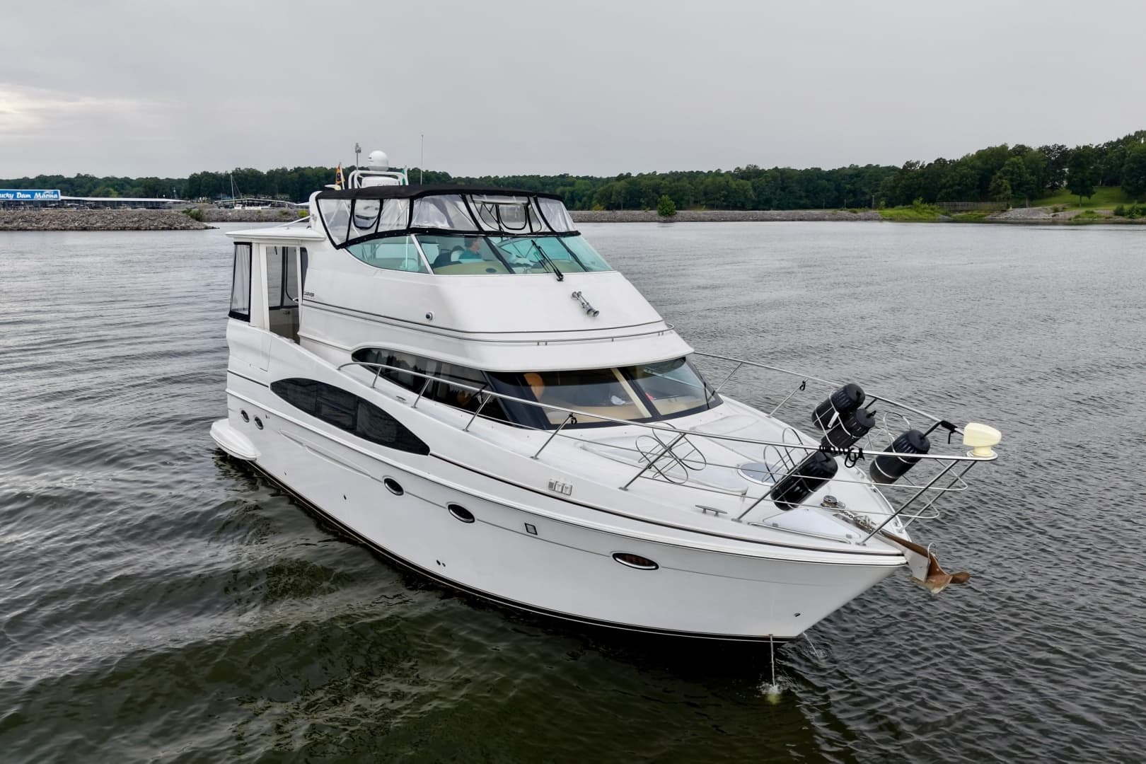 2004 Carver 466 Motor Yacht