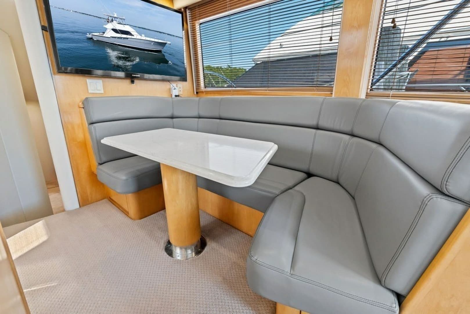 1999 Hatteras 60 Convertible