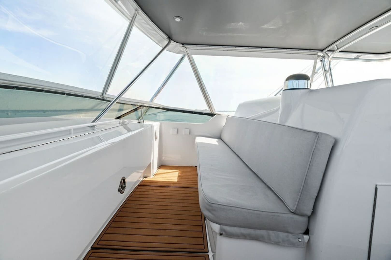 1999 Hatteras 60 Convertible