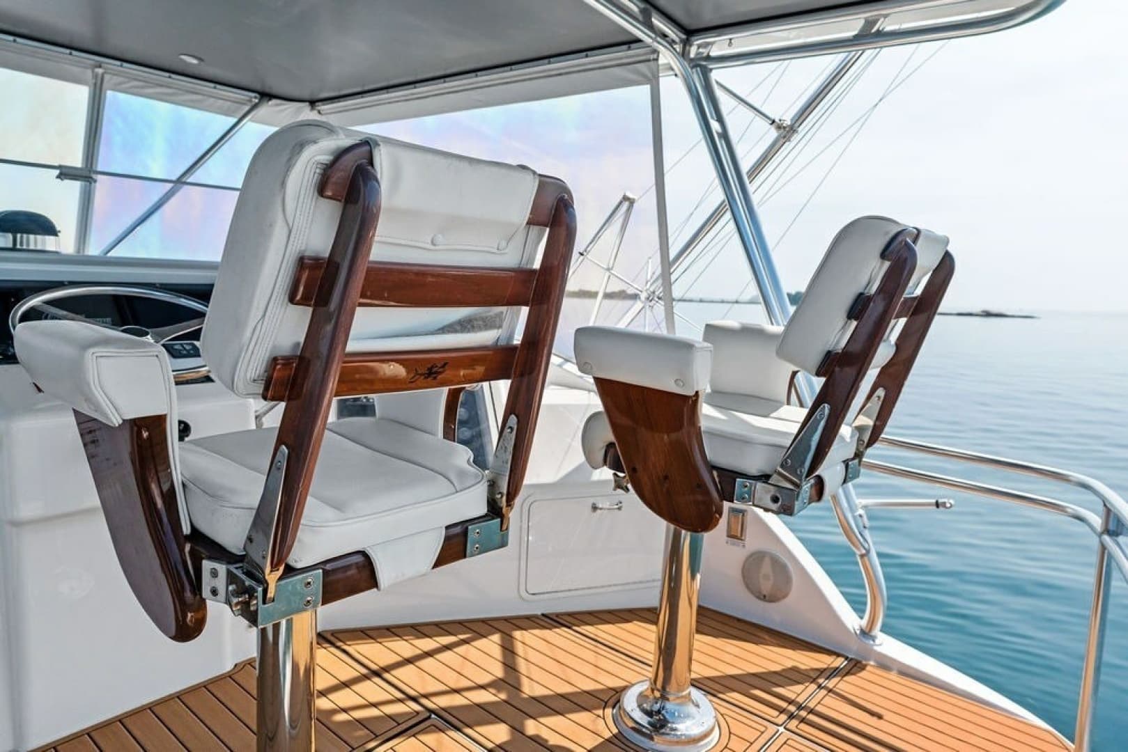1999 Hatteras 60 Convertible