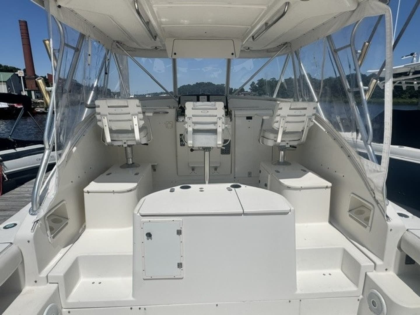 1996 Pursuit 3000 Offshore Express