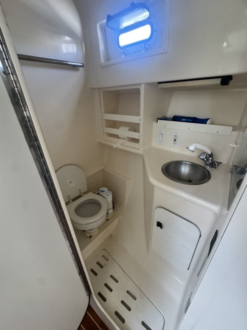 1996 Pursuit 3000 Offshore Express