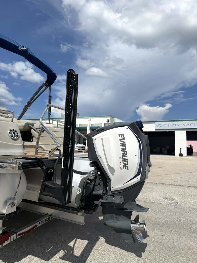 2017 Manitou Legacy 250