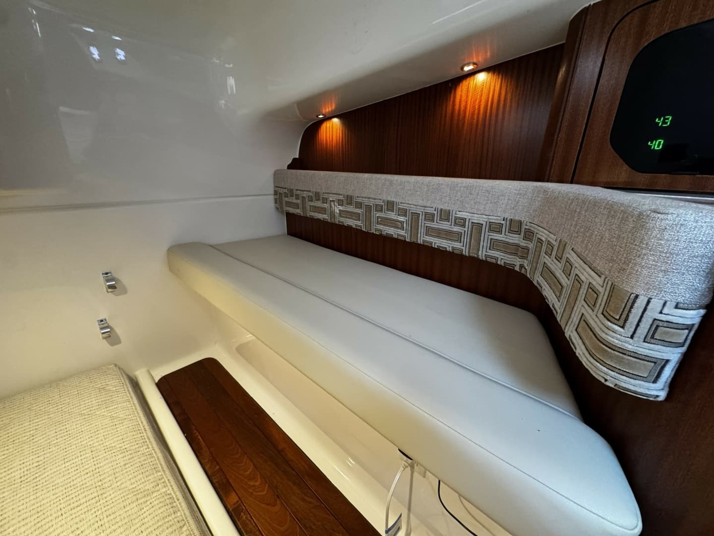 2022 Pursuit OS 385 Offshore