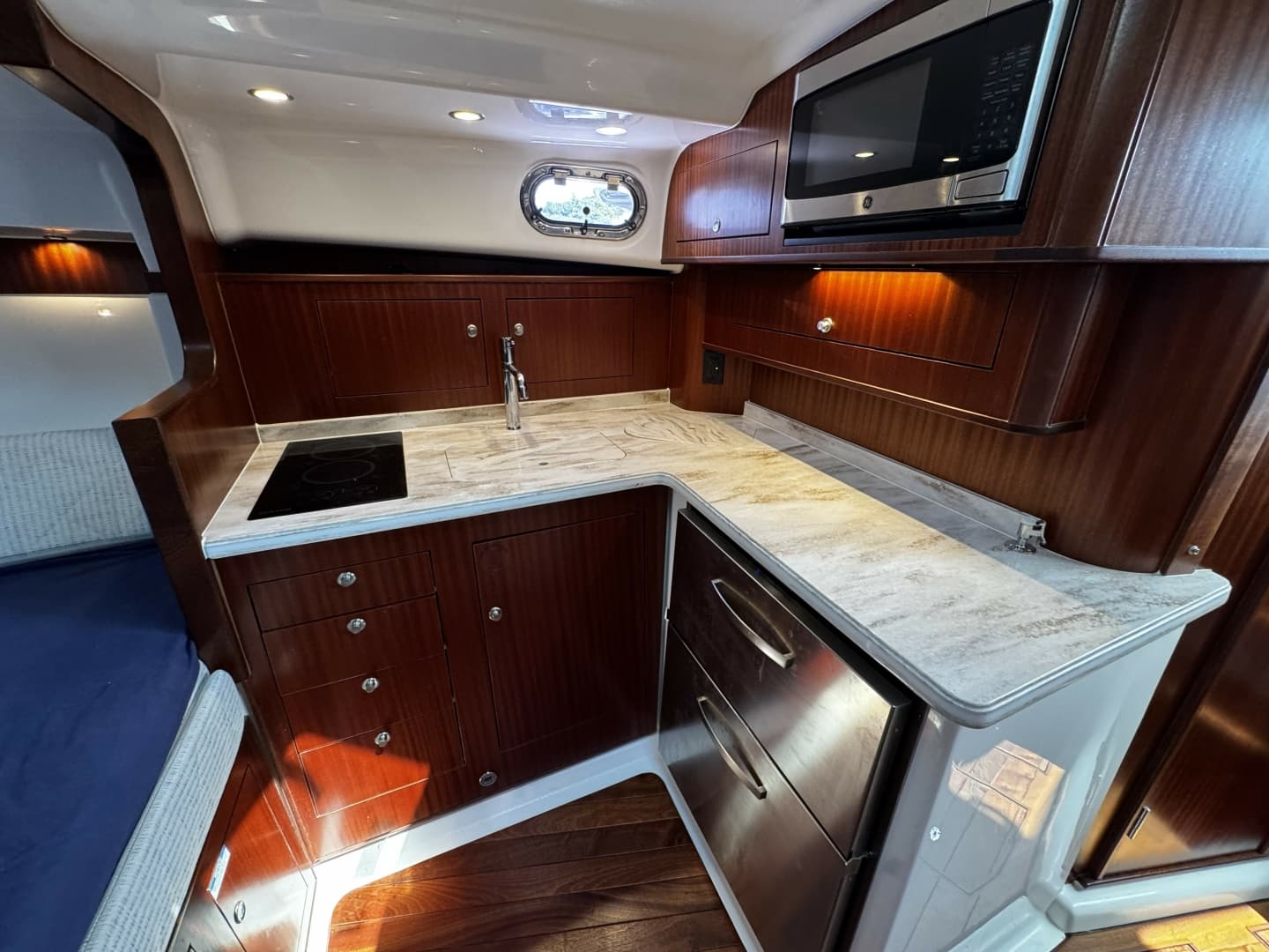 2022 Pursuit OS 385 Offshore