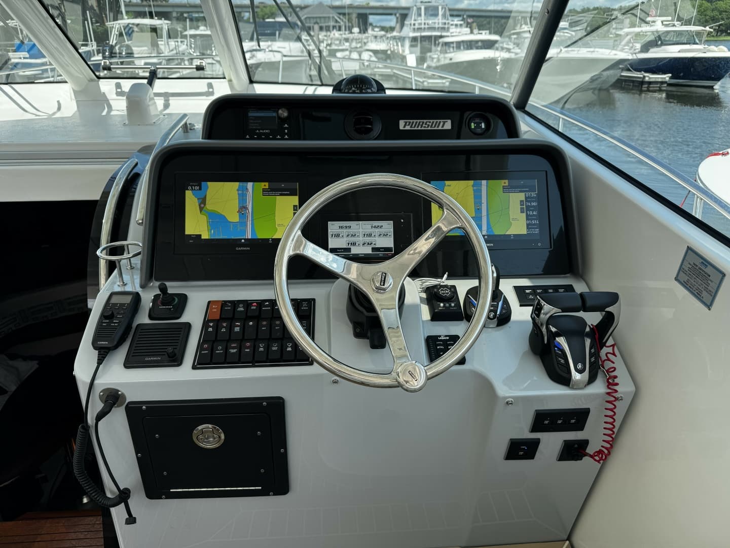 2022 Pursuit OS 385 Offshore