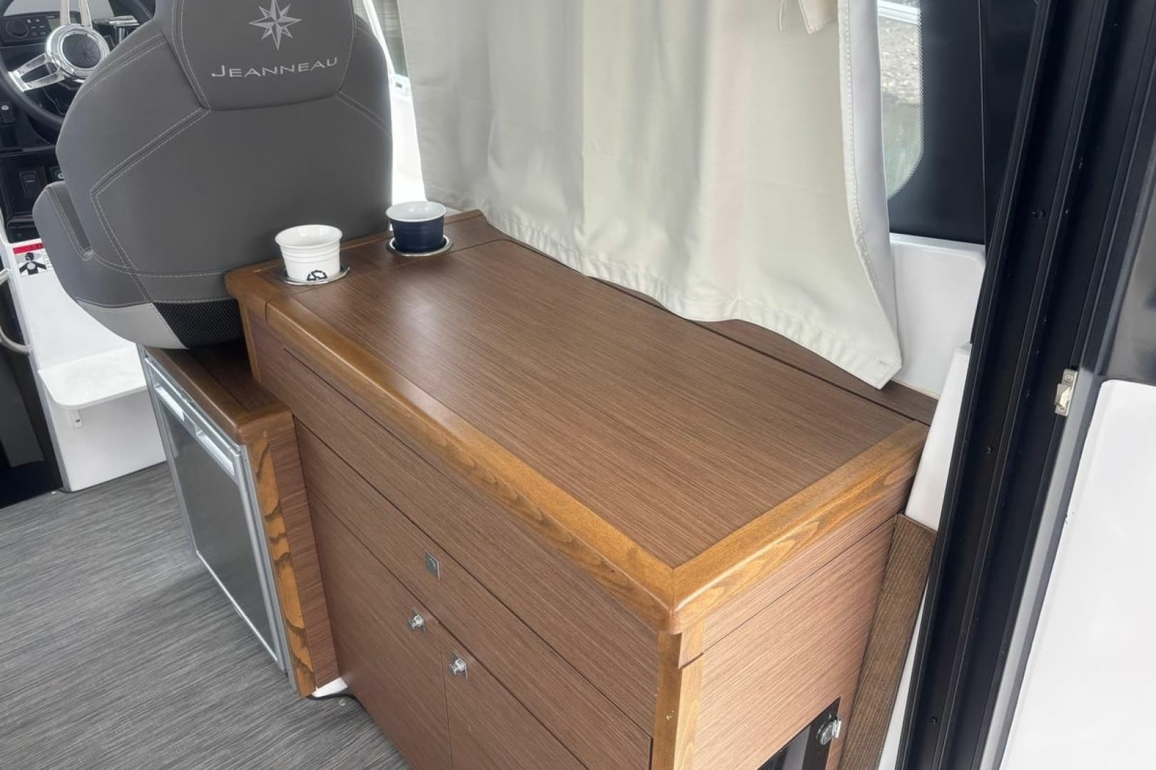 2024 Jeanneau NC WEEKENDER 895