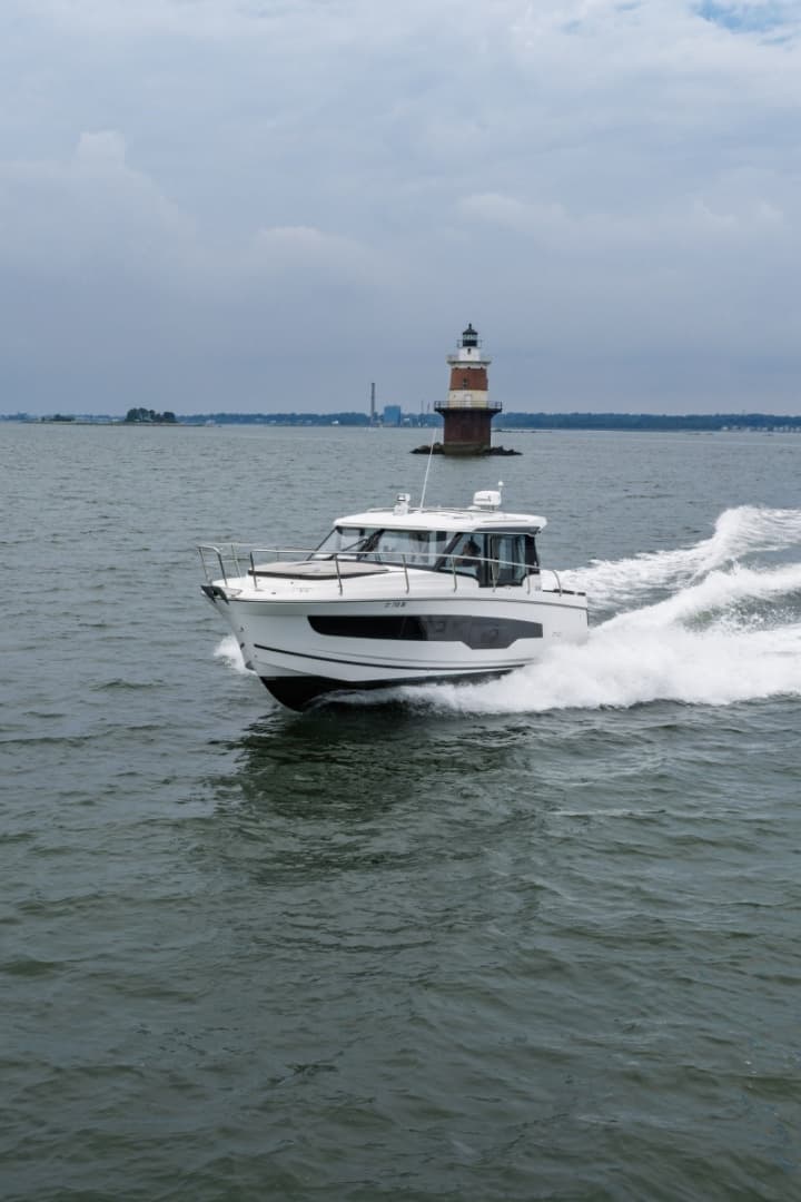 2023 Jeanneau NC 1095 Weekender