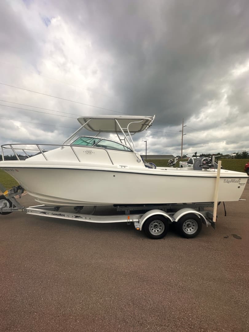 2001 Edgewater 255 Express