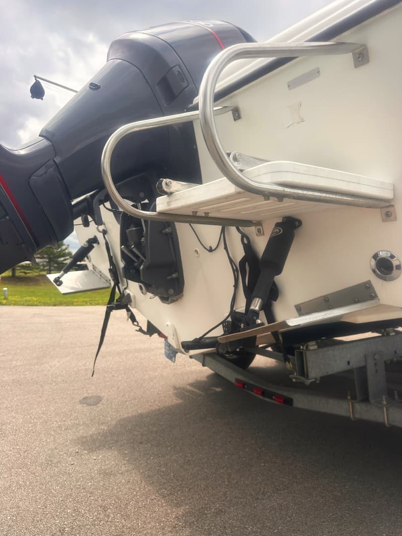 2001 Edgewater 255 Express