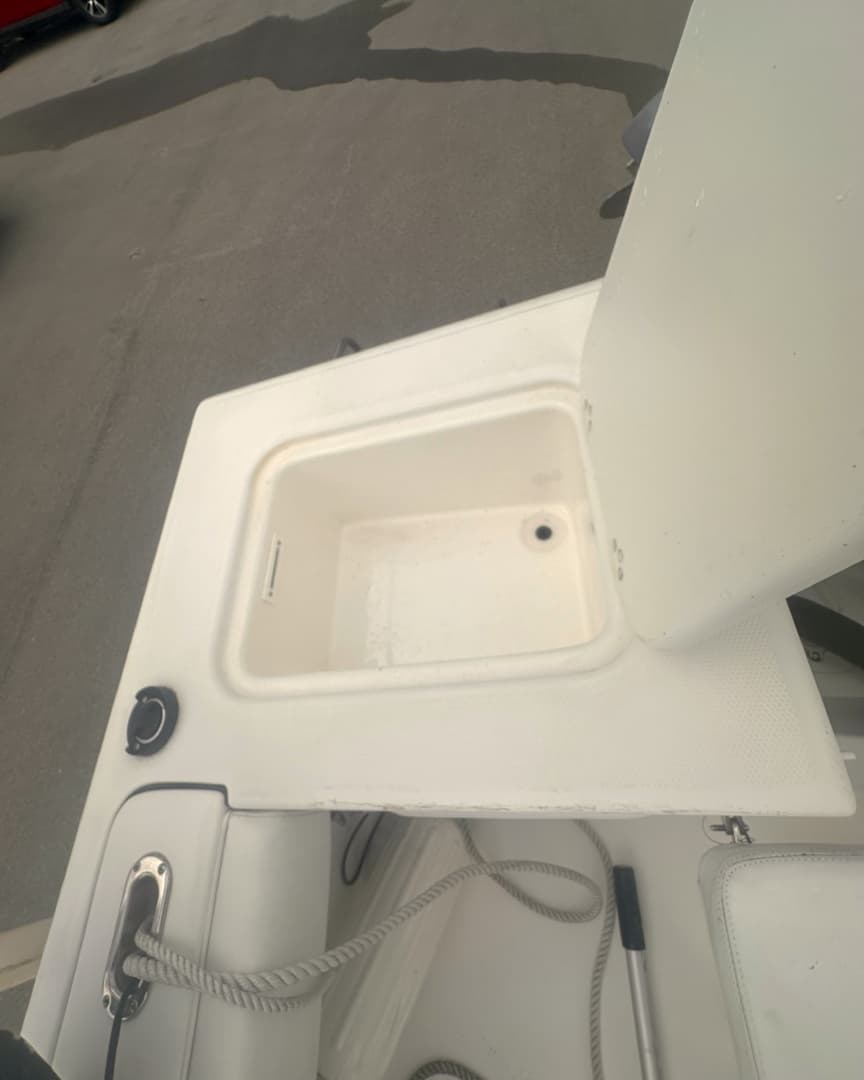 2001 Edgewater 255 Express