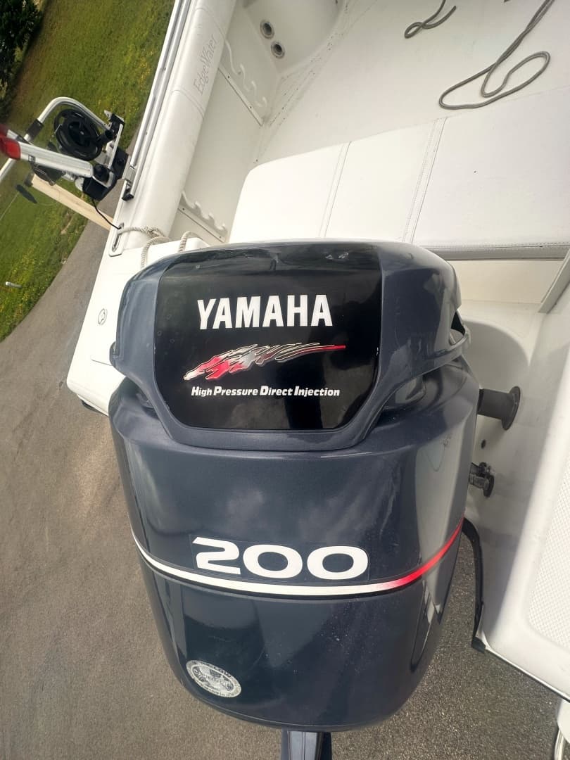 2001 Edgewater 255 Express