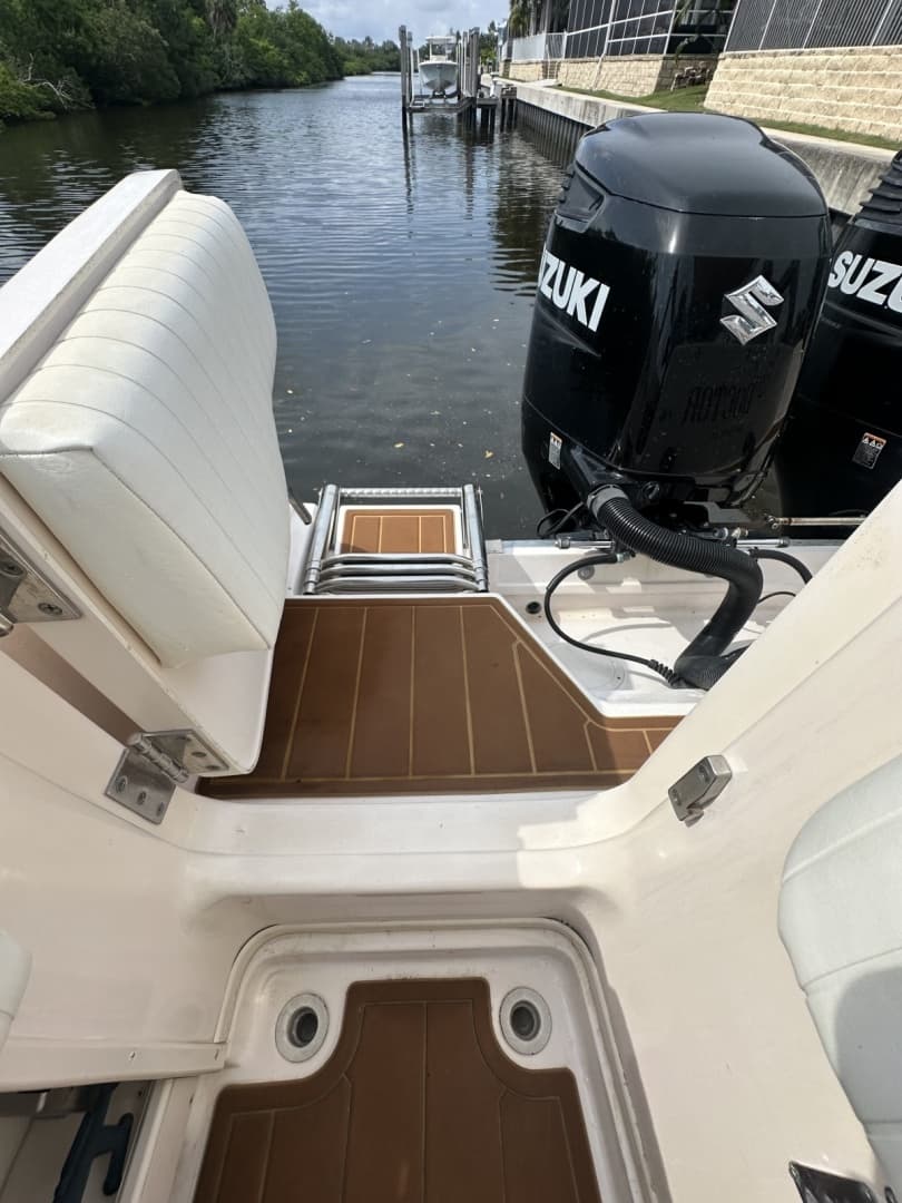 2006 Grady-White 300 Marlin