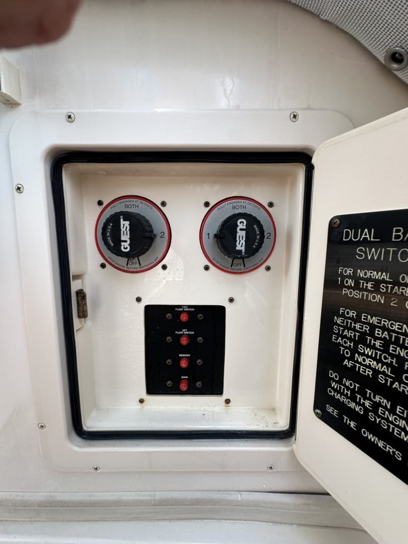 2006 Grady-White 300 Marlin
