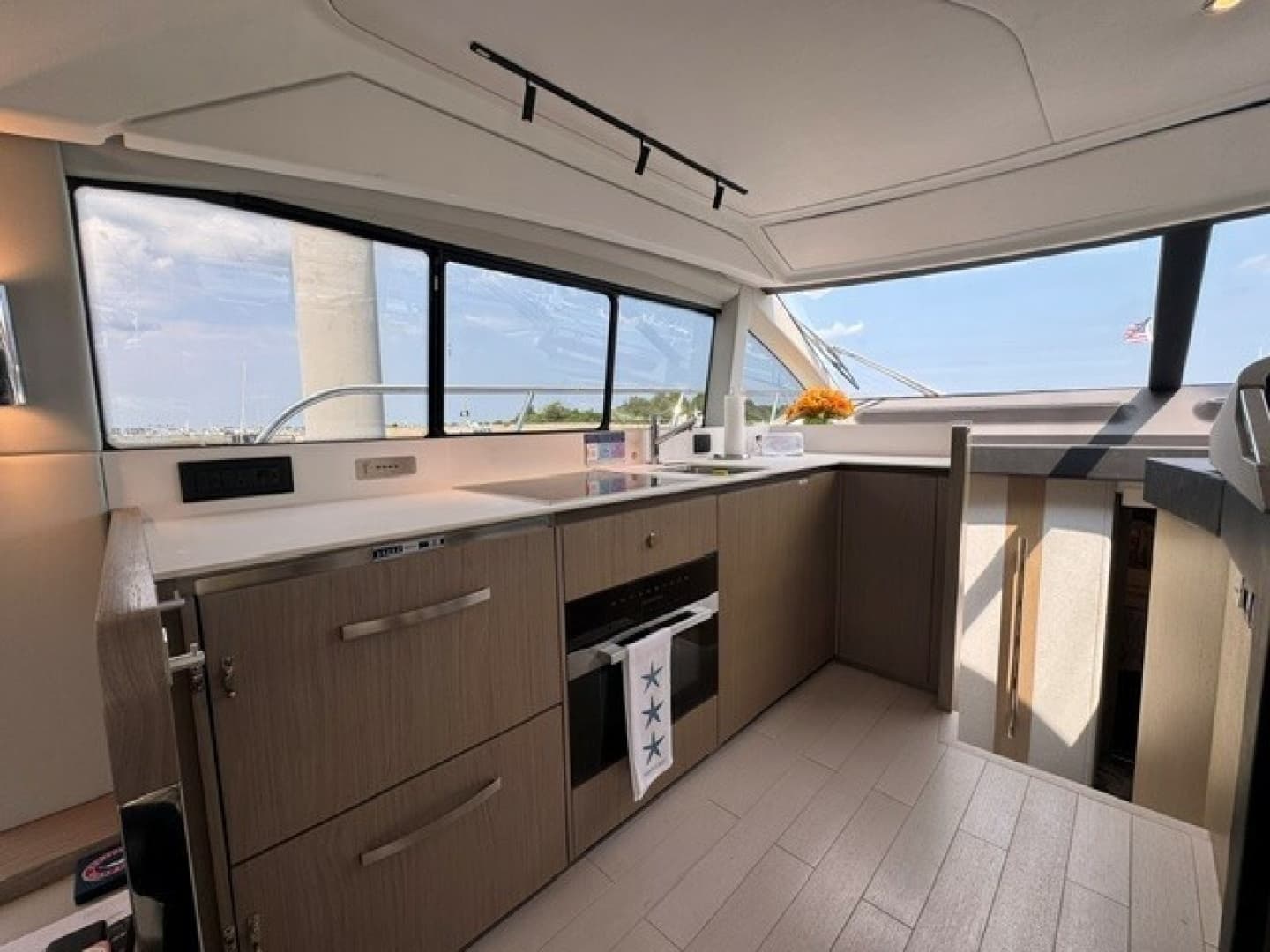 2023 Azimut 50FLY