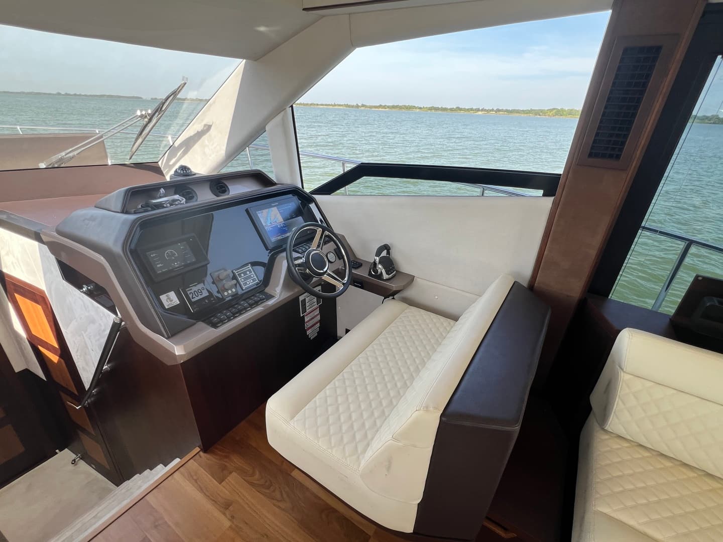 2019 Galeon 500 FLY