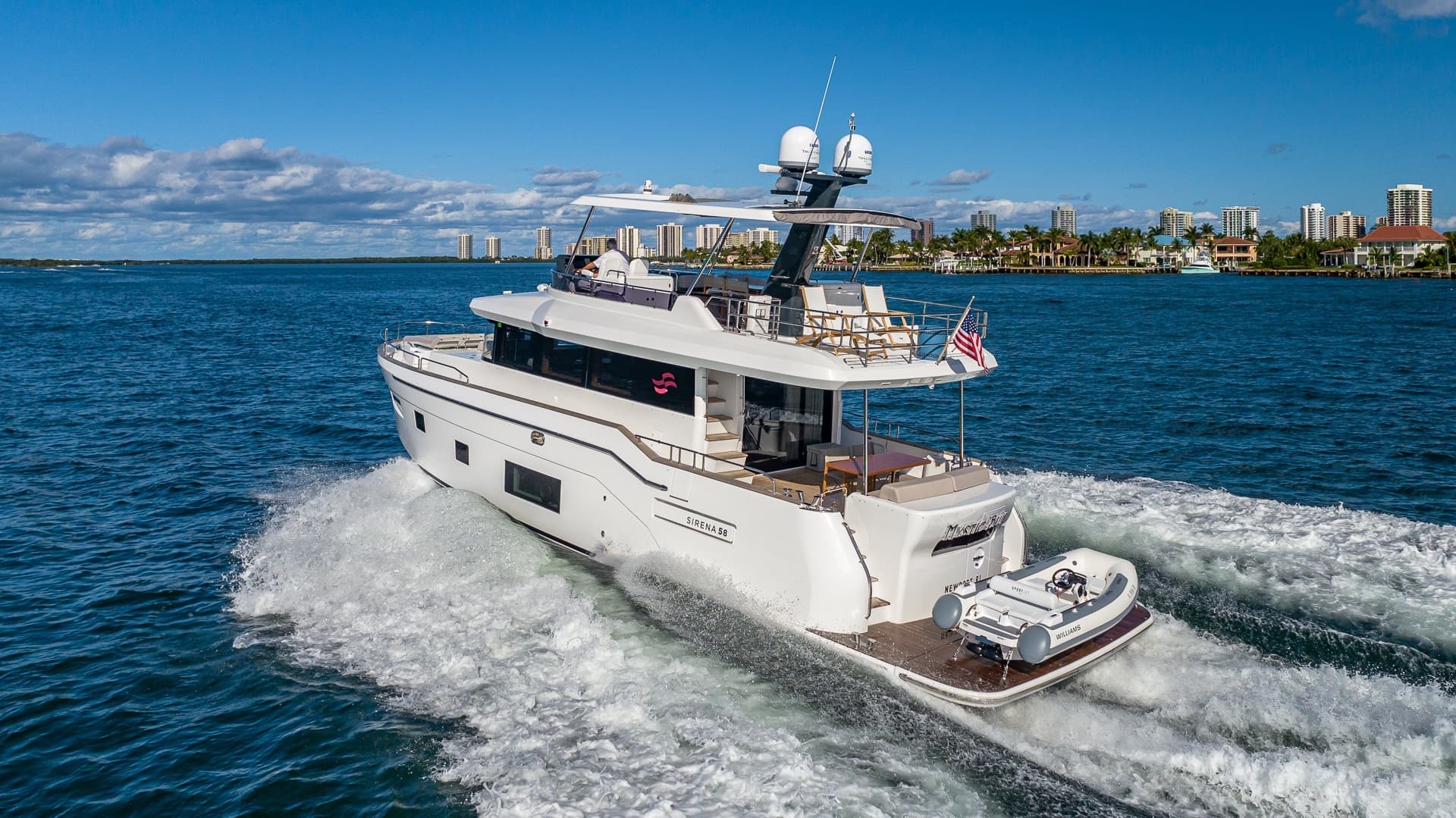 2023 Sirena Flybridge