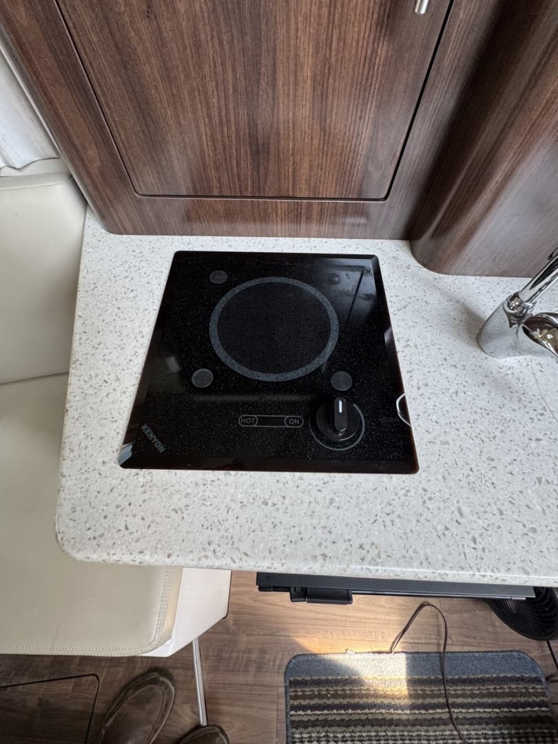 2018 Regal 28 Express