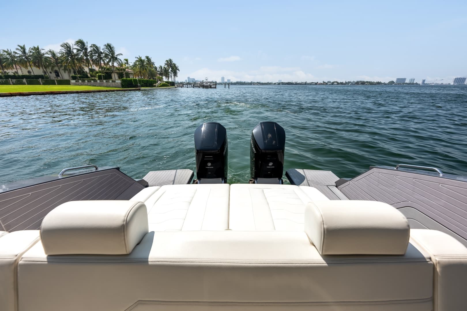 2023 Cruisers Yachts 42 GLS OB