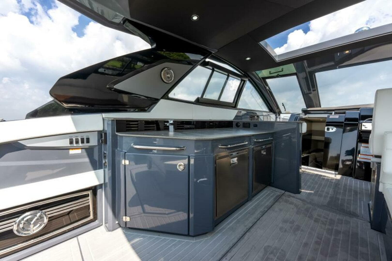 2023 Cruisers Yachts 42 GLS OB