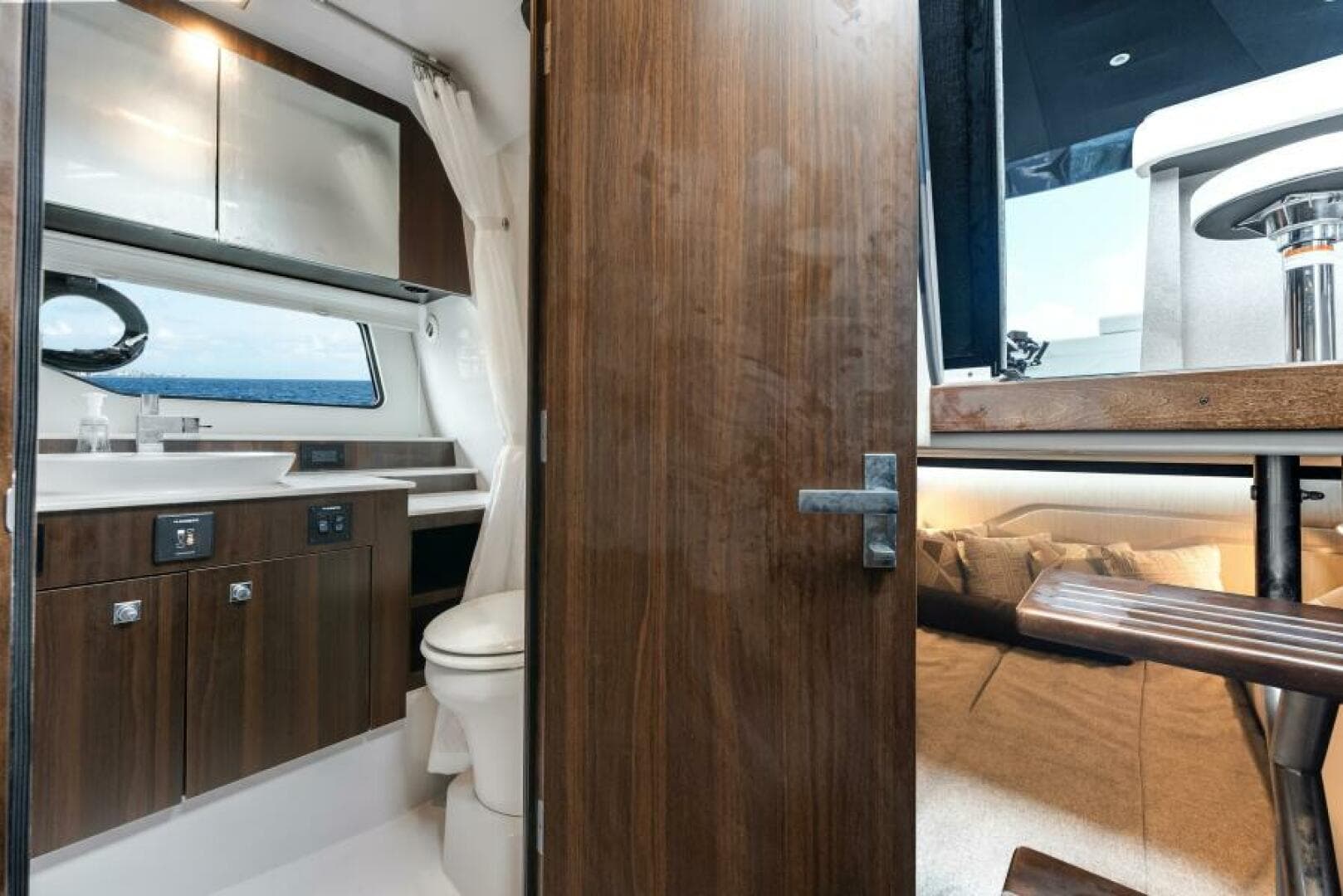 2023 Cruisers Yachts 42 GLS OB