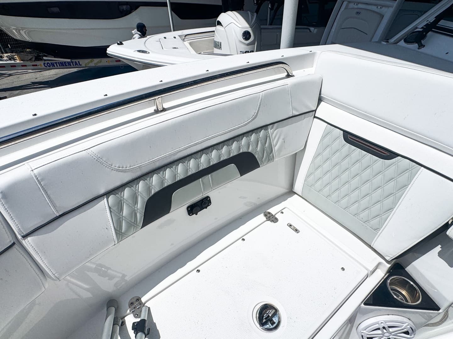 2024 Blackfin 272DC