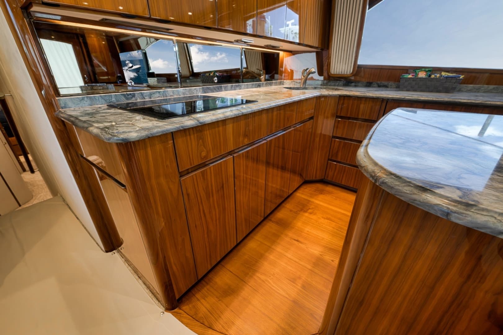 2017 Viking 62 Convertible