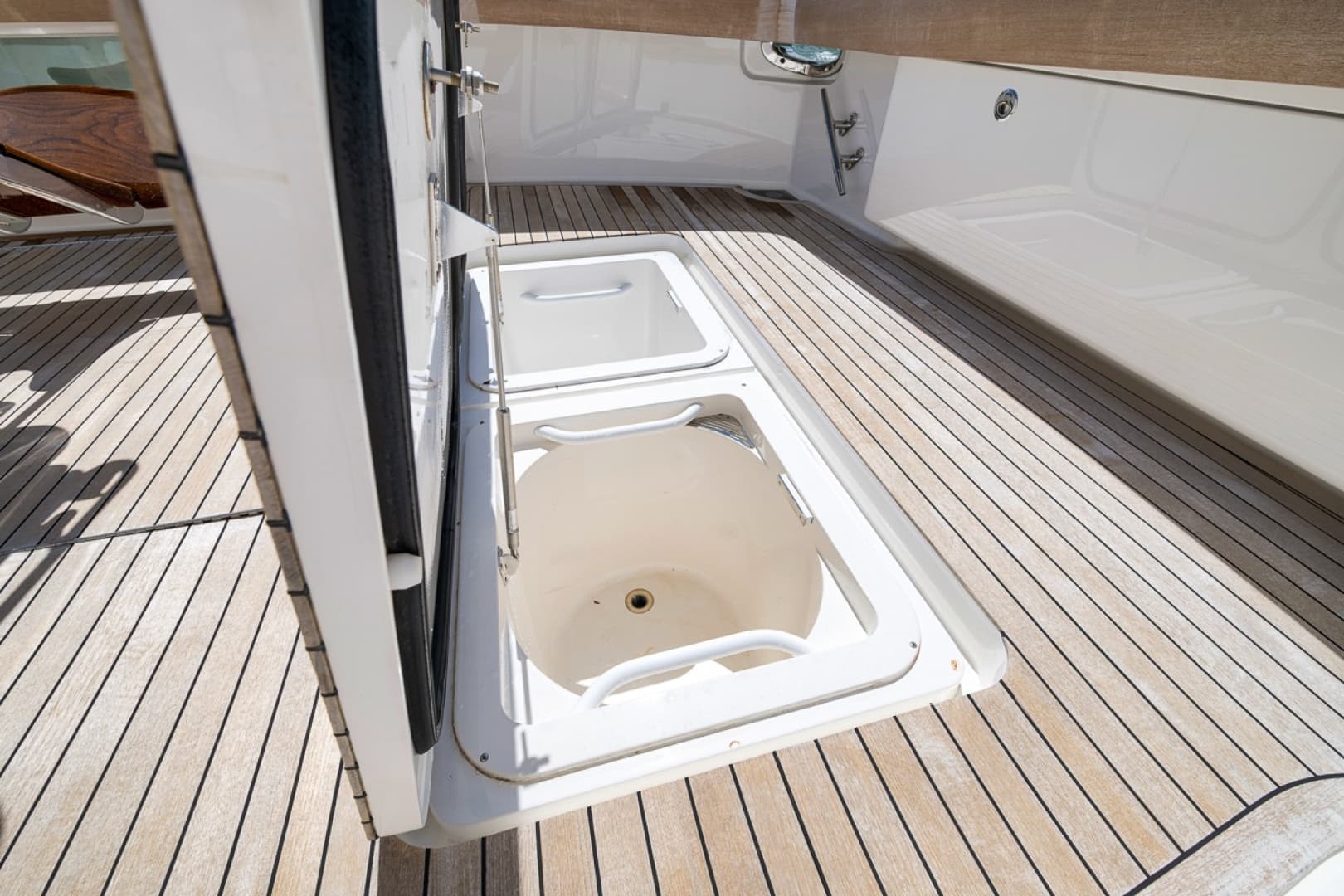2017 Viking 62 Convertible