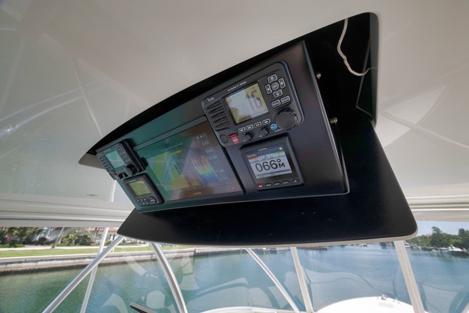 2017 Viking 62 Convertible