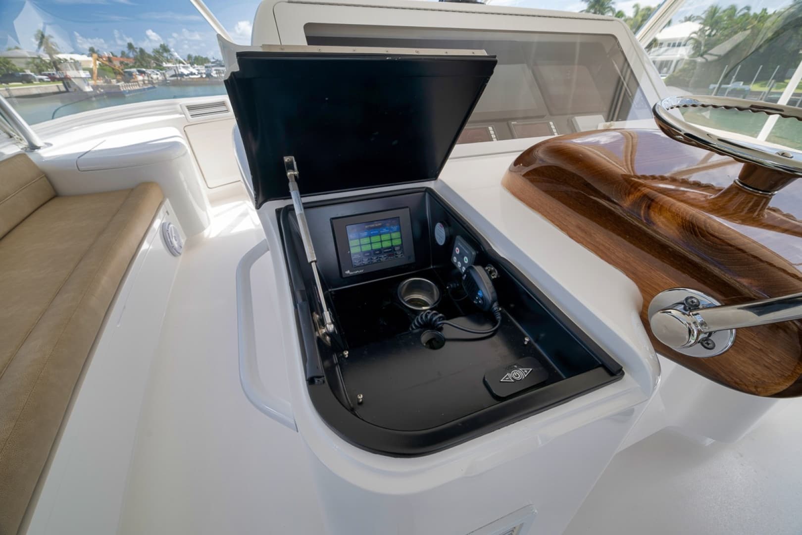 2017 Viking 62 Convertible